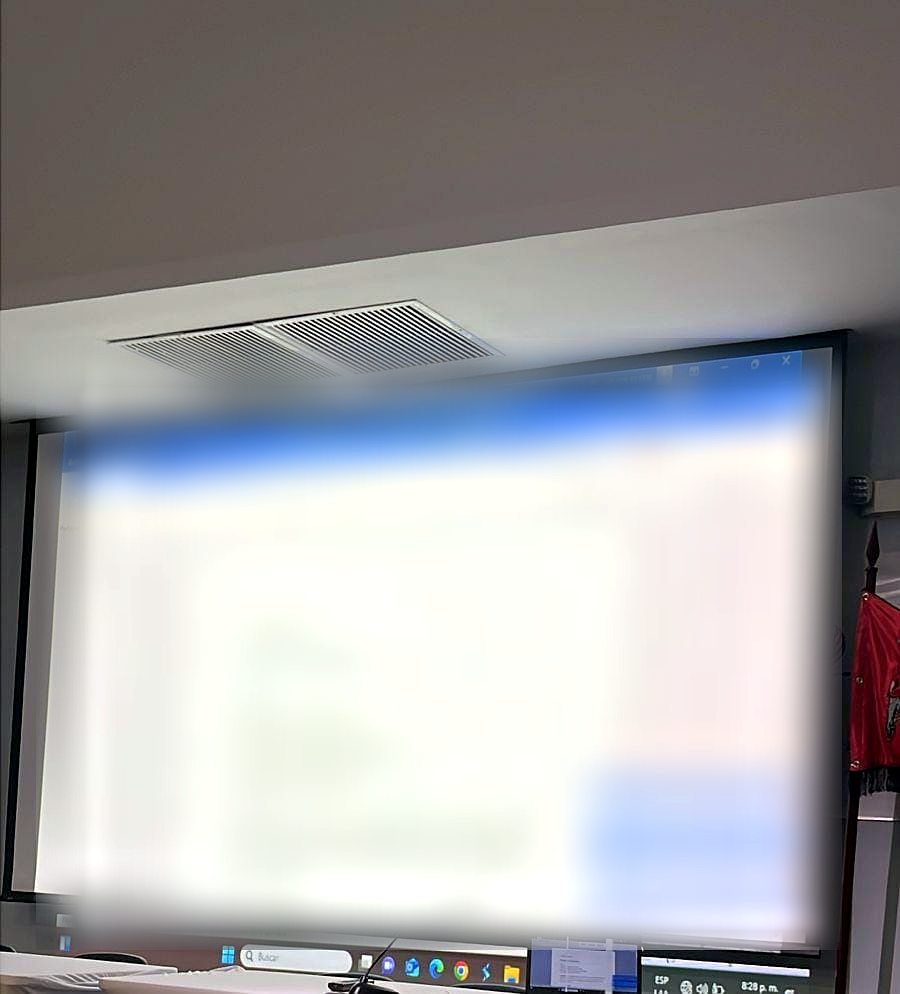 Sistema de proyección en sala